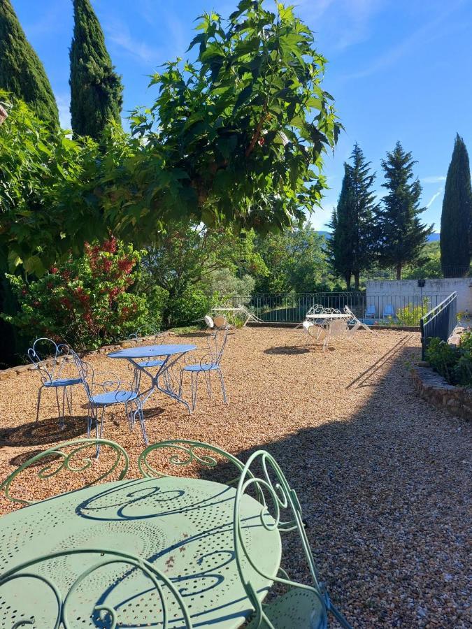 Logement D'Exception Pres Du Colorado Provencal Dans Une Residence Au Calme Avec Piscine Offrant Une Vue Imprenable Sur Le Luberon Depuis Sa Terrasse Viens Buitenkant foto